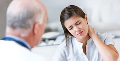pesakit dengan osteochondrosis serviks pada temujanji doktor