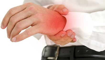 Sakit pergelangan tangan dengan artritis dan osteoartritis