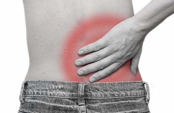 Sakit belakang bawah akibat osteochondrosis tulang belakang